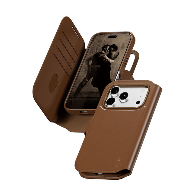 CARE - Puzdro Wallet Tango Two-In-One s MagSafe pre iPhone 18 Pro/17 Pro, hnedá